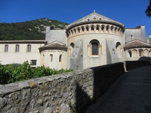 village touristique à 13km du Causse de la Selle