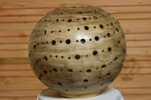 Lampe céramique réalisé en faïence blanche polis cirée diamètre de 26 cm hauteur 25cm