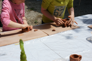 atelier initiation poterie auDomaine du Mas Brunet