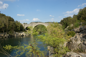 Pont St Etienne Issensac du XIV siécle